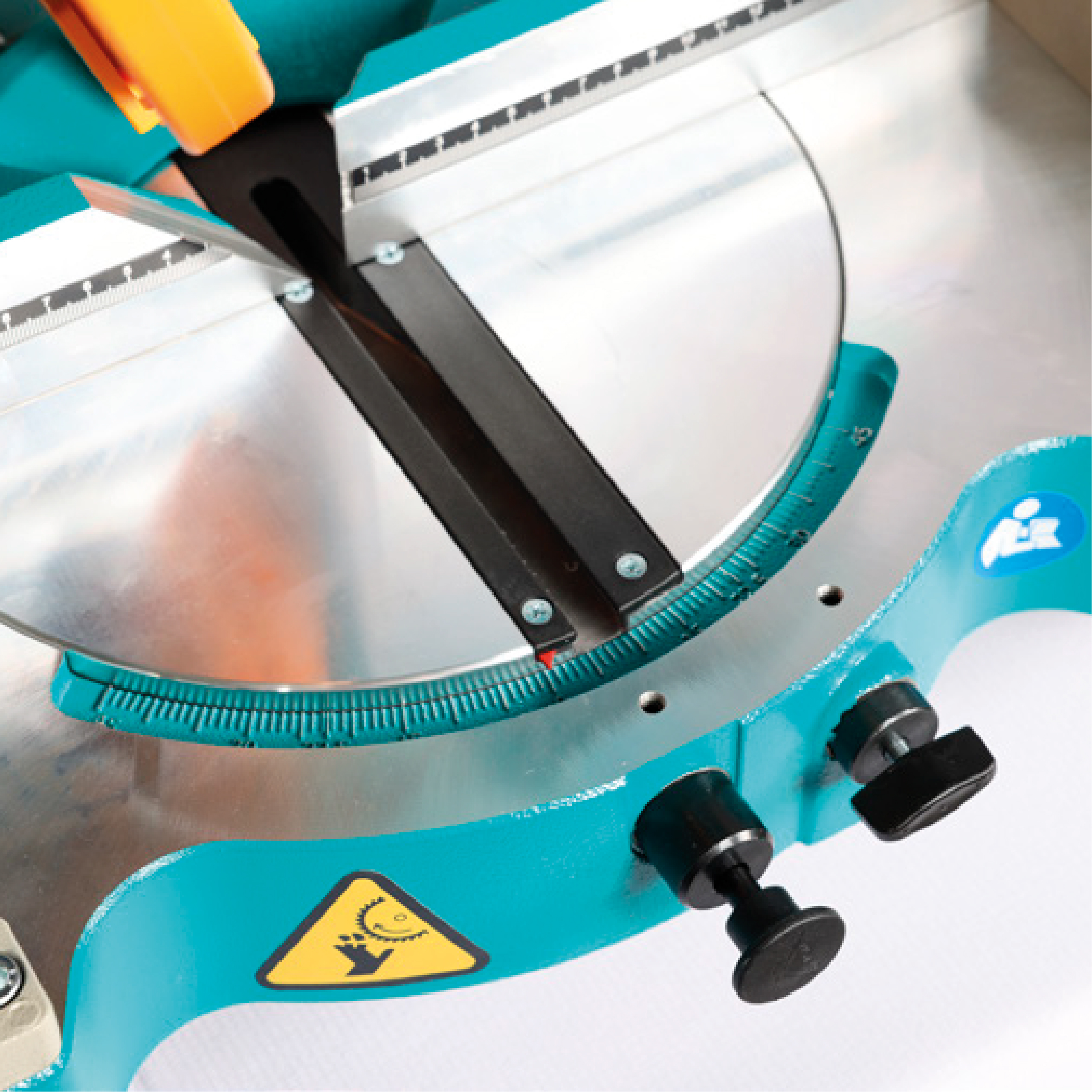 CORTADORA PORTÁTIL 𝗞𝗬 𝟯𝟭𝟬 𝗕 - Imagen 5